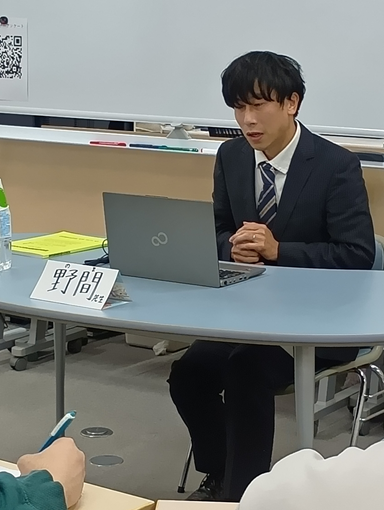 itabasisaposute's tweet photo. 4月21日（火）のセミナーは社会労務士の野間先生にお越しいただき、「失業保険と再就職手当の賢いもらい方」のセミナーを開催頂きました♪いたばしサポステでは今年度から社労士相談を月に1回行っています。
#いたばし　#サポステ　#就活　#社労士相談　#社会保険　#年金相談　#自立　#相談 https://t.co/3QetksMCHt