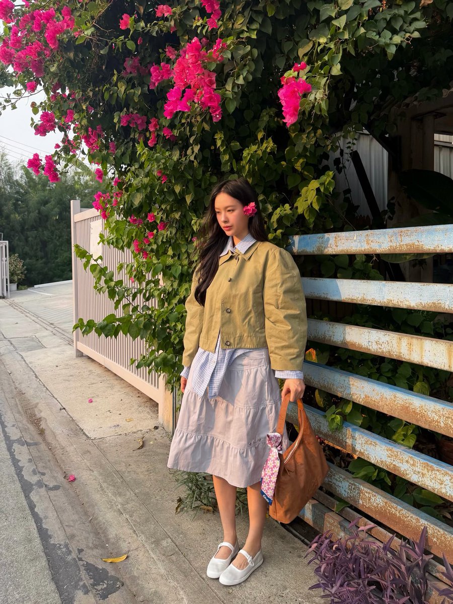 Milk x #KedsThailand 🌺💚

Beautiful girl~ 

#MilkPansa #มิ้ลค์พรรษา