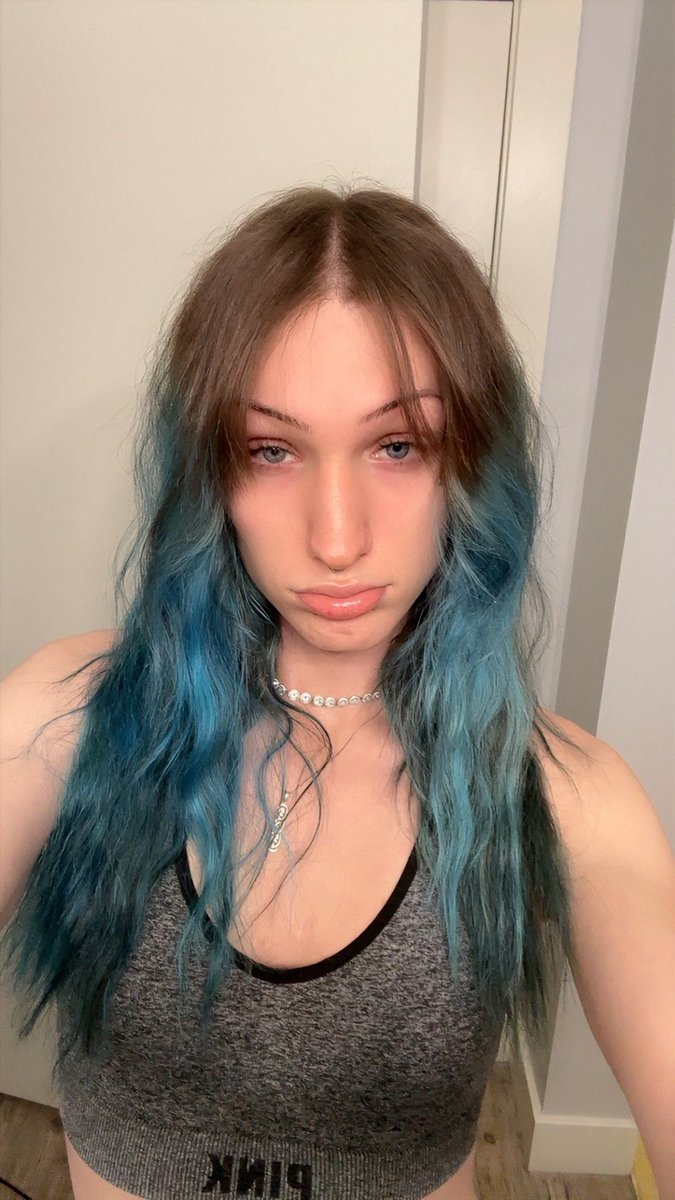 skylar athena tweet media