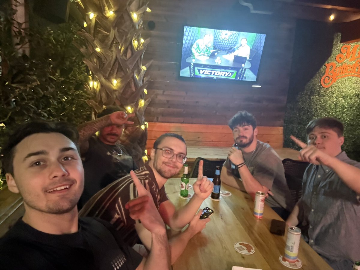 JJ tweet media