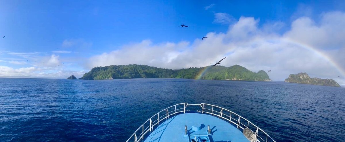 GuruBirder's tweet photo. Happy Earth Day! https://t.co/EhqcLboO5a
