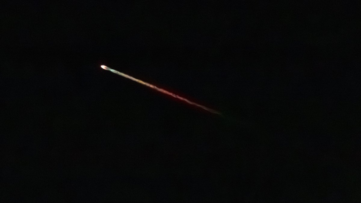 ShorealoneFilms's tweet image. (2) Another batch of @SpaceX @starlink sats blasts off from @SLDelta30 on a picture perfect SoCal night. This #Falcon9 booster (B1100.5) has been to space &amp;amp; back 5 times now WOW! Photo’s from above #Glendale 04-22-26