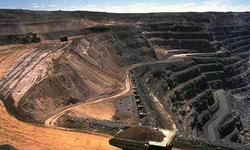 BalochDakait's tweet image. Attack on Balochistan mining site exposes ongoing security threats to vital resource projects. Investor confidence at stake as risks persist. #Balochistan #Mining #Security #RekoDiq #Pakistan #BreakingNews