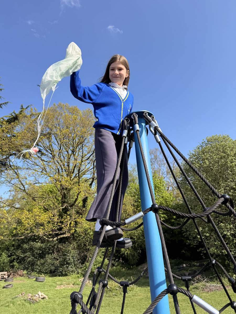 stanthonyslough's tweet image. Year 5 went full send yesterday… Peppa Pig skydiving to test air resistance 🐷🚀

Parachutes built, tested &amp;amp; improved with brilliant teamwork!

“Let all you do be done in love.” – 1 Cor 16:14 ✝️

#STEM #PrimaryScience #StAnthonys