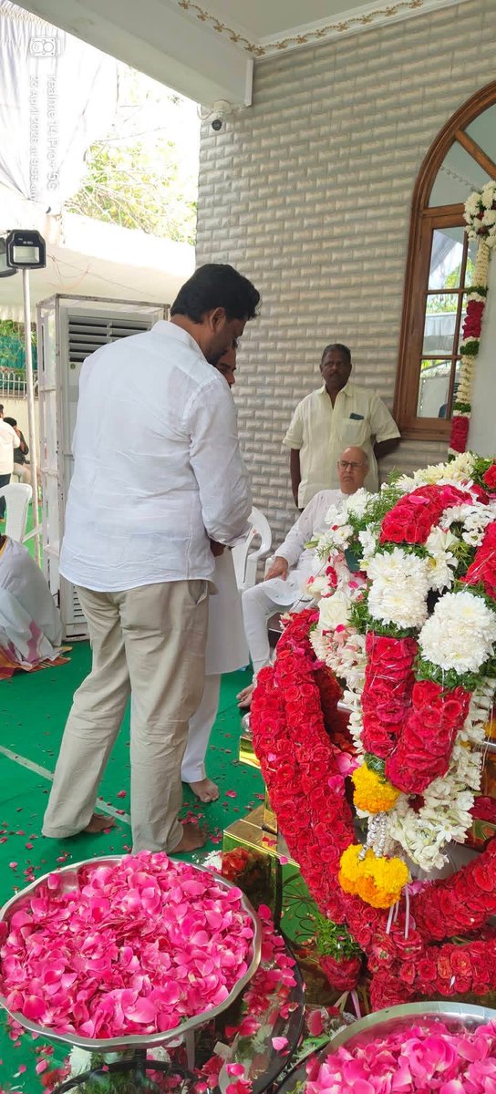 BhaskarYanamala's tweet photo. మాజీ ముఖ్యమంత్రి నాదెండ్ల భాస్కర్ రావు గారికి నివాళులు అర్పించిన రైల్వే కోడూరు జనసేన పార్టీ నాయకులు Dr Bhaskar Yanamala Bhaskar Rao Jsp గారు....!!

అలాగే మంత్రి Nadendla Manohar గారికి ప్రగడ సానుభూతిని తెలియచేసారు..!!
@PawanKalyan @mnadendla @JanaSenaParty @itsRamTalluri https://t.co/UKCNwgDblo