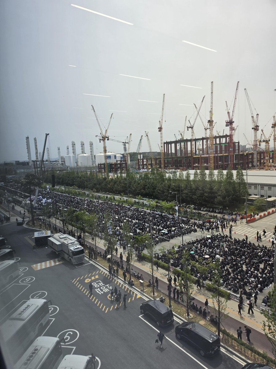 무슨 일이 일어나고 있나요? tweet media