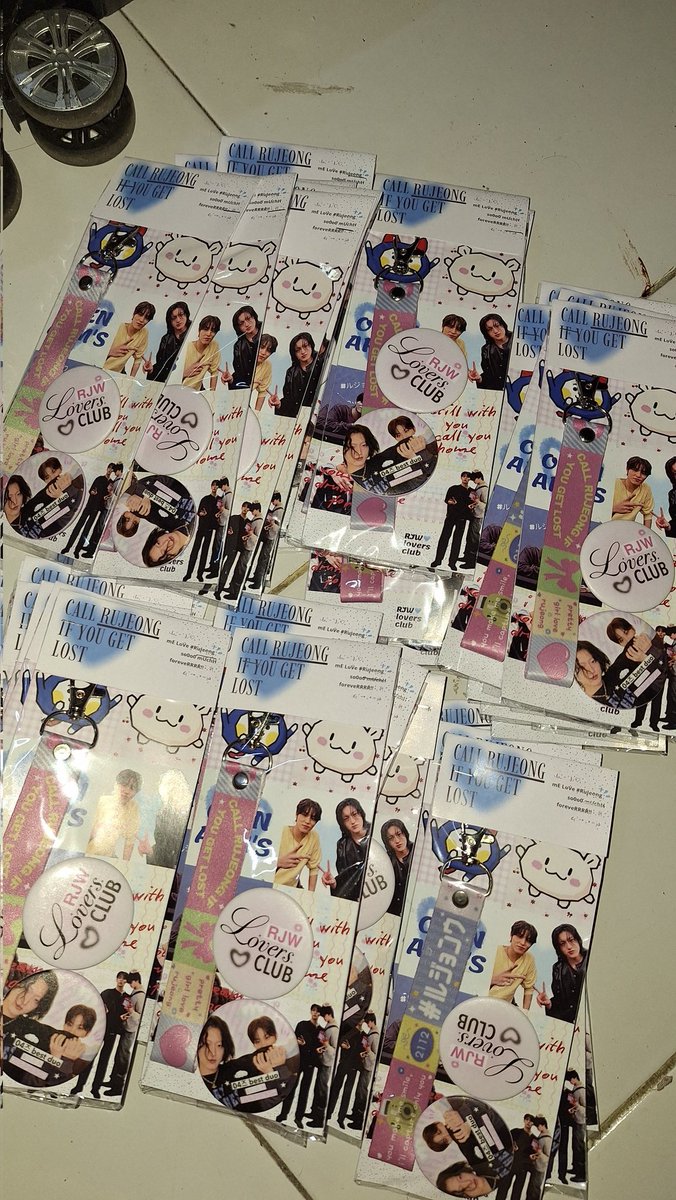 Esok kalau ketemu manusia tampak hilang arah dan menenteng tas salah tanggal ini colek ajaaa, dan tunjukkan rujeong stuff kaliann 👐🏻