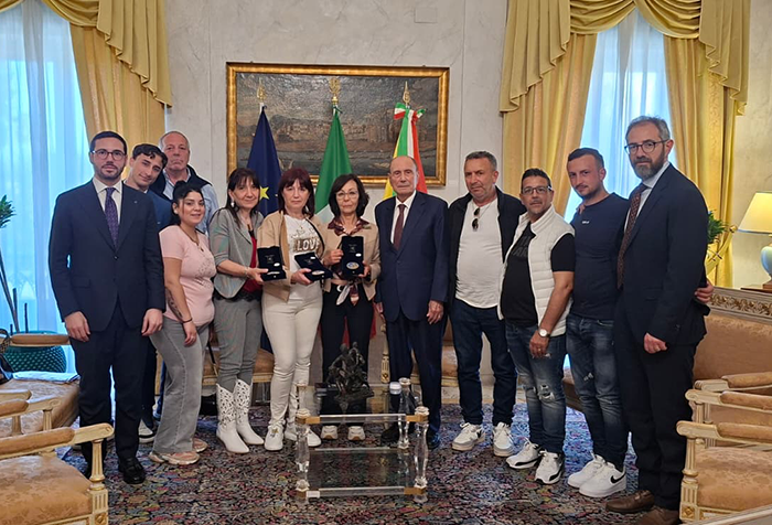 RedazioneDedalo's tweet image. Monreale, Schifani incontra i familiari delle vittime della strage: “Vicini nel dolore”
dedalomultimedia.org/notizie/ultime…
#monreale #palermo #sicilia #schifani #strage #giustizia