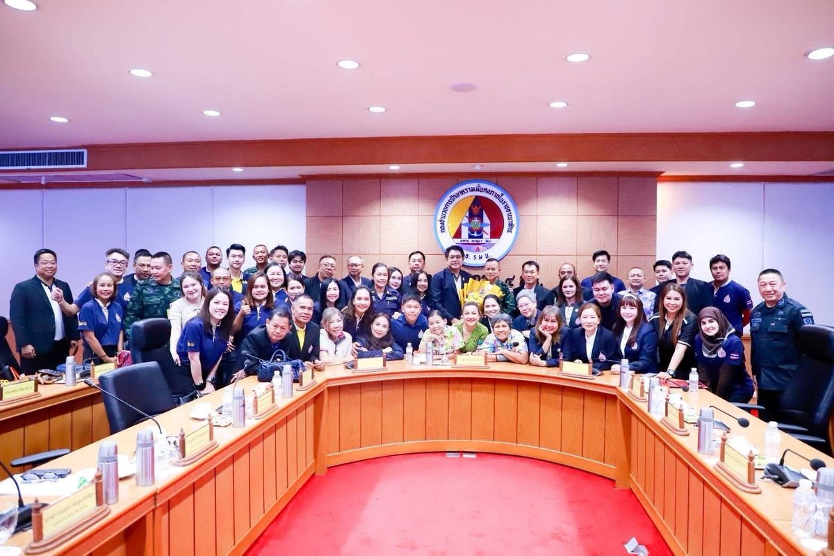 เมื่อ วันที่ 20 เม.ย.69 กอ.รมน.ภาค 4 สน. ต้อนรับและร่วมแลกเปลี่ยนข้อคิดเห็นกับคณะชมรมหลักสูตรพัฒนาสัมพันธ์ระดับผู้บริหารจังหวัดชายแดนภาคใต้ กองทัพภาคที่ 4 เพื่อนำพาสันติสุขสู่พื้นที่จ.ปัตตานี