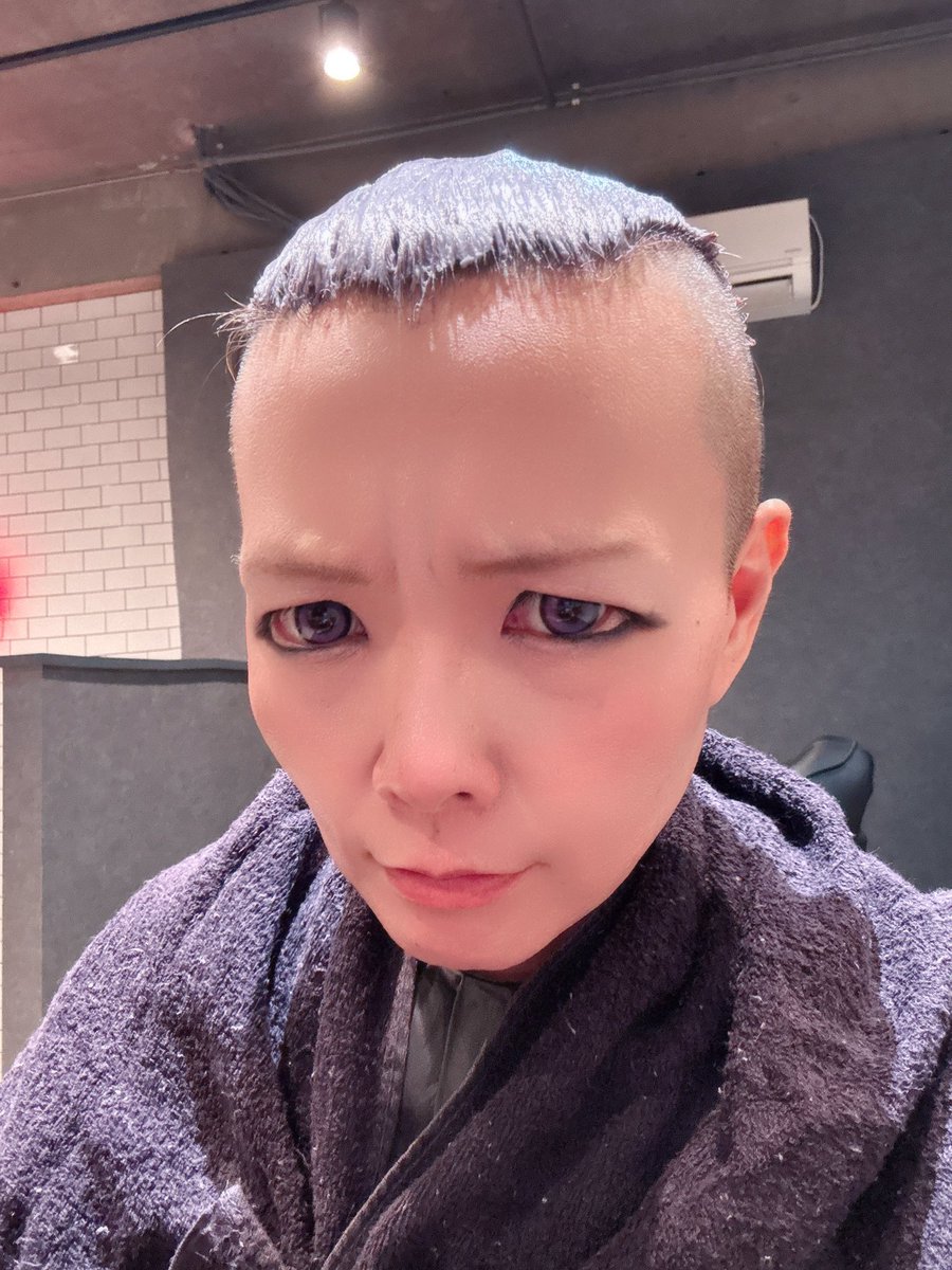 完全にフリーザ様で草w