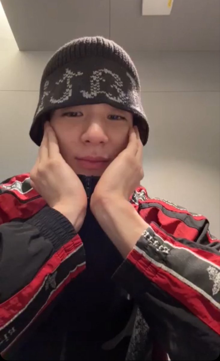 𝟱𝟮𝟱% tweet media