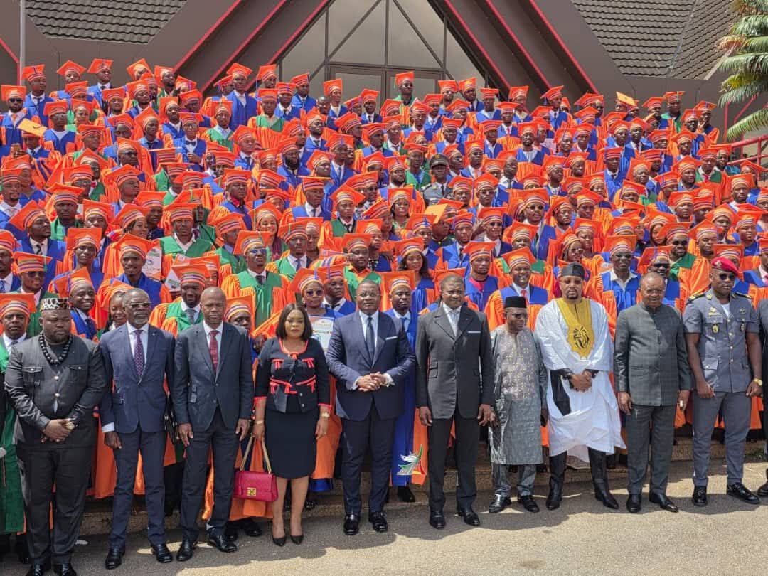 TheCameroonianZ's tweet image. 267 nouveaux Experts en Sécurité routièr pour renforcer la lutte contre les accidents au #Cameroon.