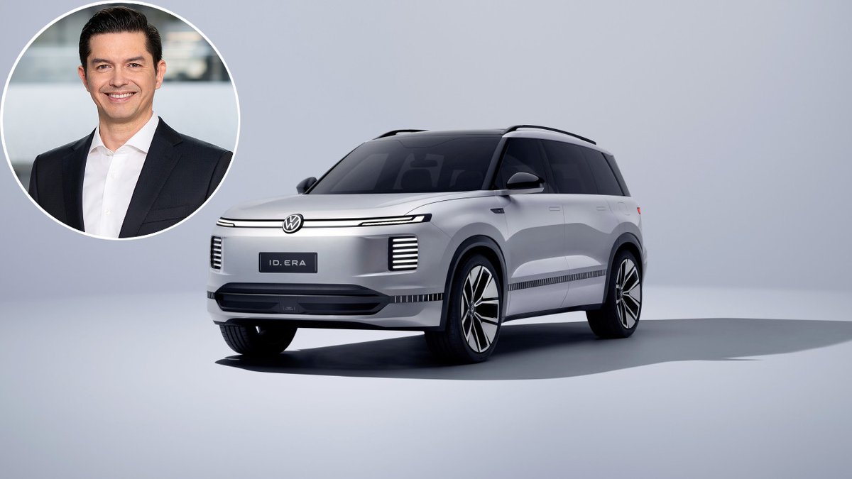 foroelectricos's tweet image. "¿Marca para padres?" 👴🚗

El CEO de VW China admite la crisis: los jóvenes ya no quieren el "Made in Germany". Buscan smartphones con ruedas y marcas locales como BYD o Geely les ganan la partida. 📉

Las ventas alemanas caen un 25% en 5 años. 🇨🇳🔋

#Volkswagen #EV #Tech #China