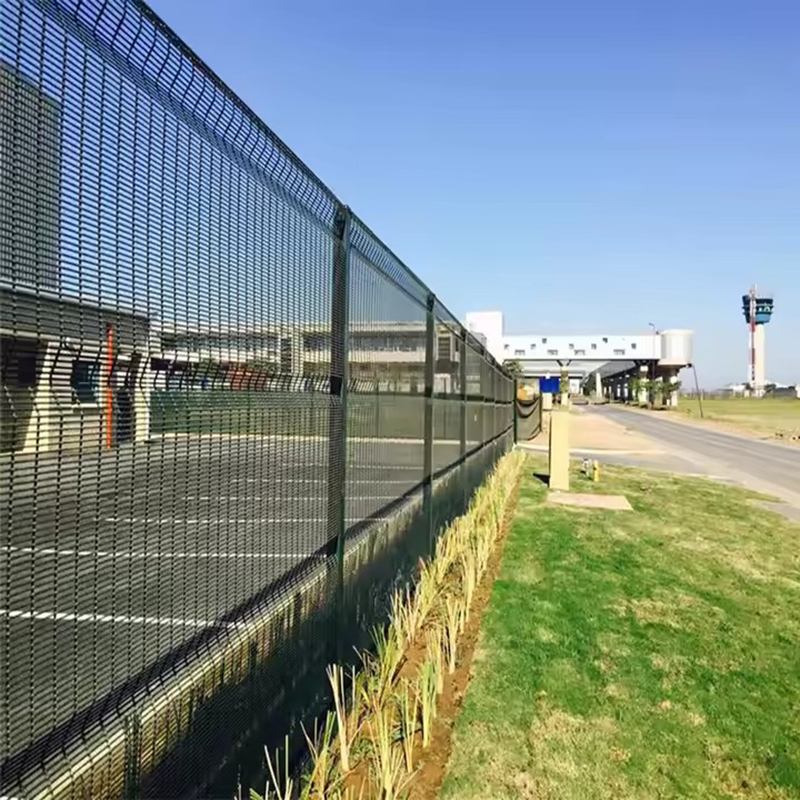 commandfence tweet picture