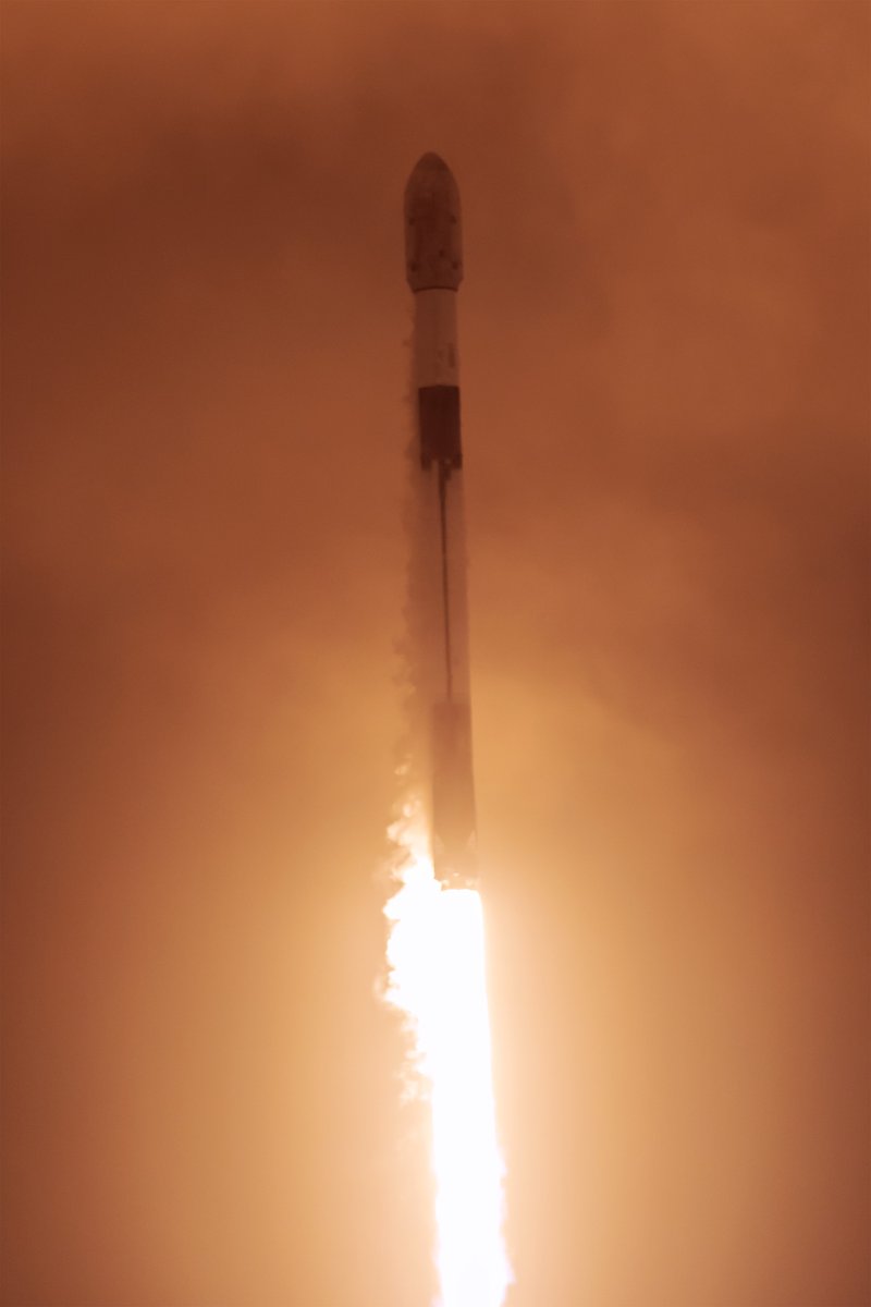 SpaceX's tweet image. Falcon 9 launches 24 @Starlink satellites from California