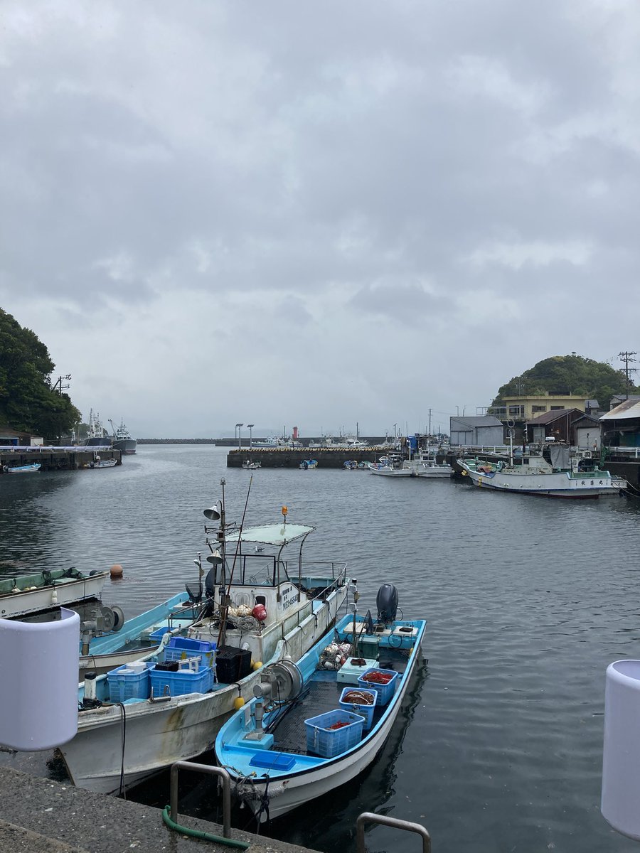 Harushion's tweet image. 2026年も世界的な物価高騰

毎月光熱費値上がりし過ぎ55ヶ月連続値上がり
まだまだ値上がる

光熱費に日用品が高級品になった以前の生活を維持するので精一杯💦

地震etc〜の影響はどうか？

週の後半戦木曜日は土砂降りの雨☔気温は涼しい

#イマソラ #iPhoneSE #いつもの場所 #鄙びた漁師町 #光熱費