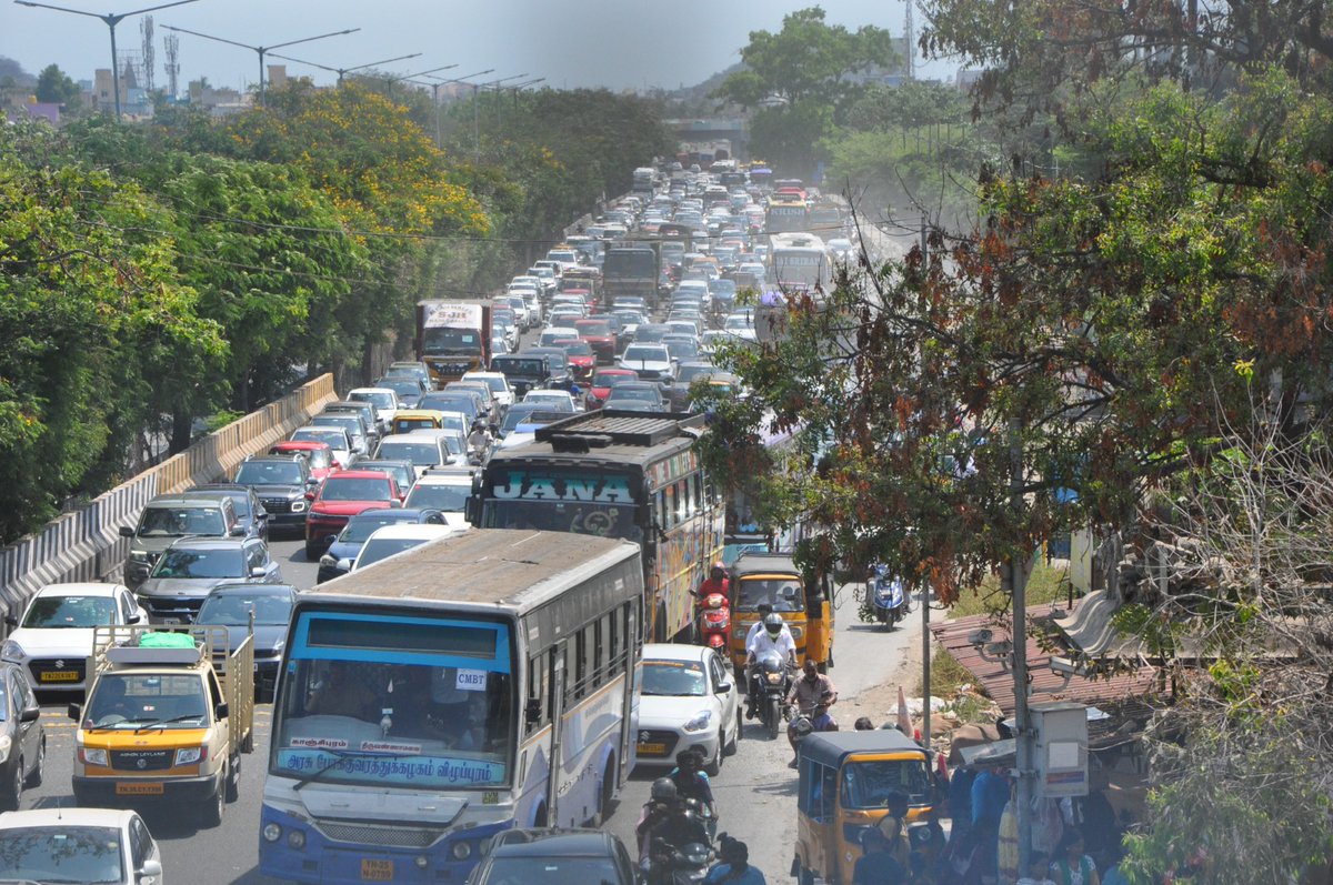 the_hindu's tweet photo. Heavy traffic congestion was witnessed on the GST Road from Perungulathur leading up to Kilambakkam Bus Stand on Thursday morning. Vetrivel Rajan, an advocate, said that he was stranded on the stretch for nearly two hours on his way to vote in Oorapakkam from Tambaram. “I am not sure when I will reach and when I will cast my vote. I did not expect this kind of jam when I started from Tambaram,” he said,  Saptarshi Bhattacharya reports.