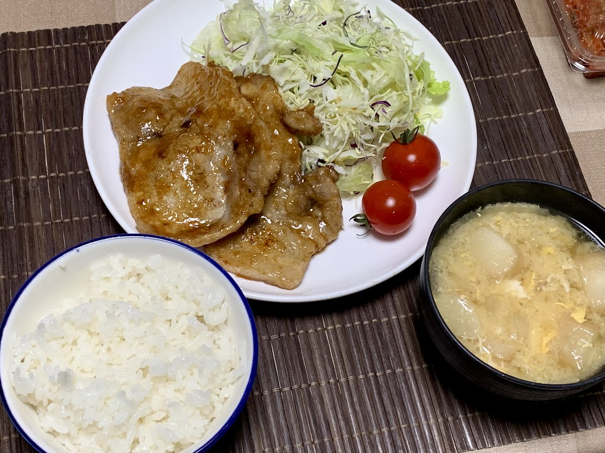 ＠もつ tweet media