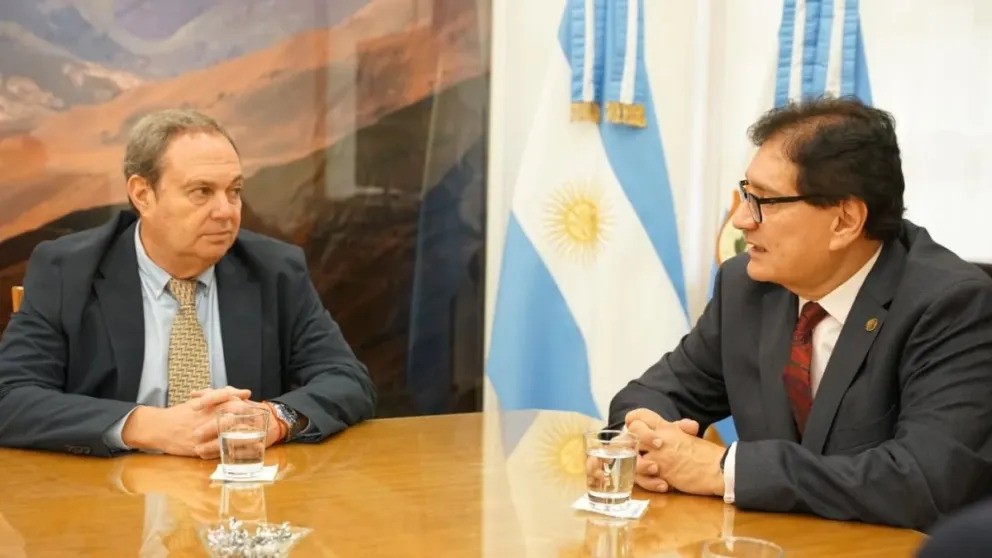 cosmos935's tweet image. Fiscalía vs. Cámara Penal
El pulso por el juicio al intendente Castro y las preguntas que nadie quiere responder
La Fiscalía denuncia dilación indefinida.
#Fiscalia #camarapenal #Intendente #Angaco #josecastro #Denuncia
ver más en fmcosmos.com/noticias/2026/…
