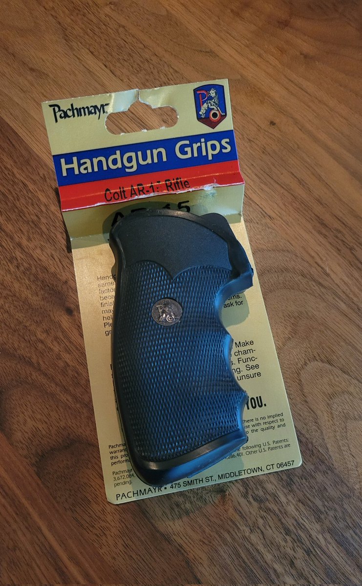 D_K_guns's tweet photo. このグリップの目撃情報は本当に少なくて、カートキャッチャーに謎に映るもの、謎作戦に参加した特殊部隊員の私物？、製品パッケージ？など

一応製品ラインナップにはちゃんとあるんですけどね https://t.co/dTnWcDlw2n