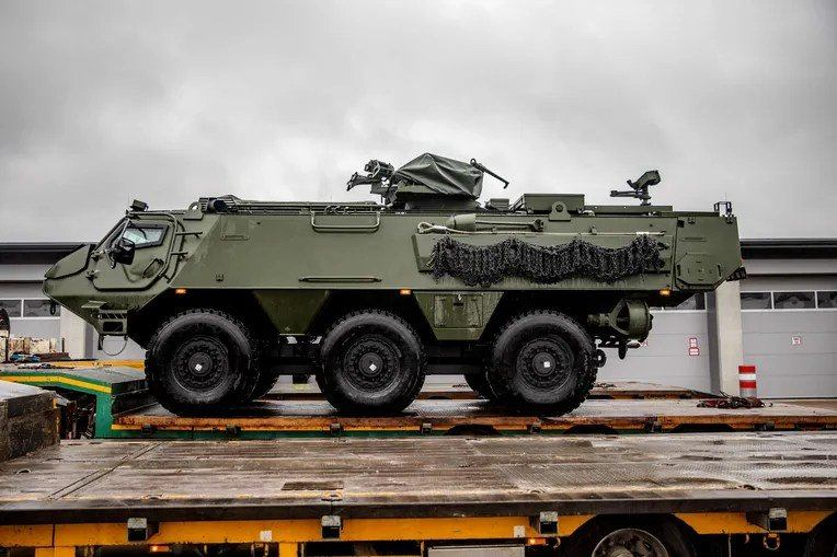 Finland has a six-wheeled golden egg that is not slowing down: Here is the secret
Patria has started deliveries of its historically large order in Germany. The new CEO, Panu Routila, predicts that even more 6x6 vehicles will be ordered
Patria is the brightest star in the Finnish