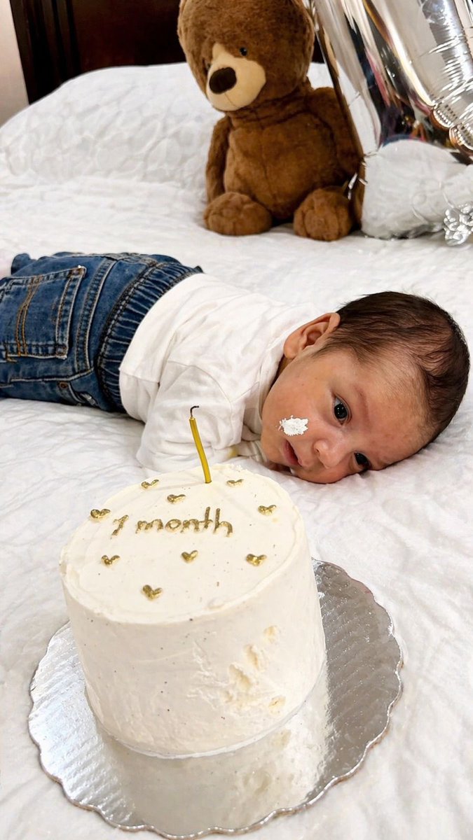 feliz primer mes mi vida, doy gracias a Dios 🩵