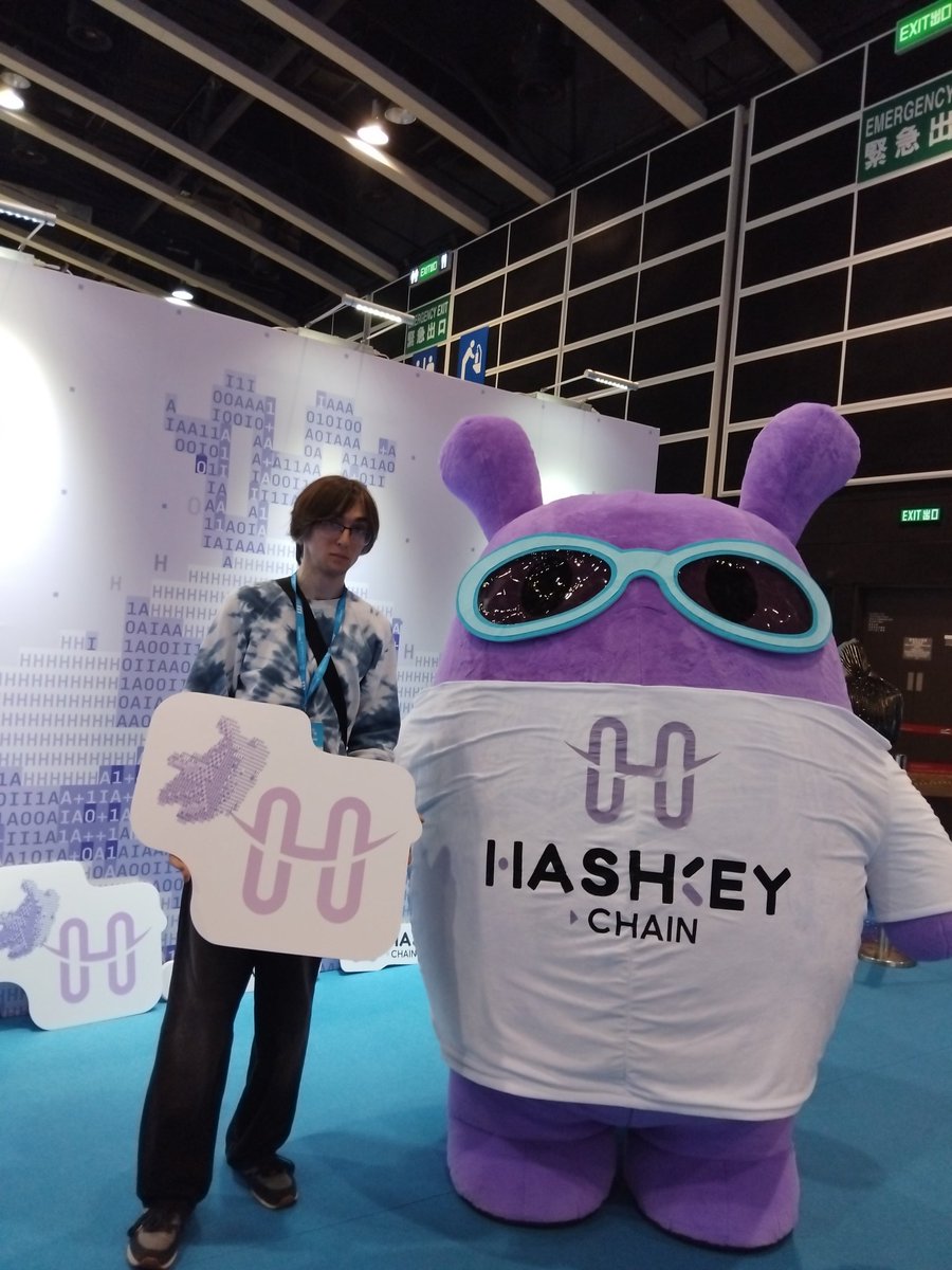 OviMusk's tweet photo. I'm right here at HashKey On-Chain Finance Summit 2026! 📸

The future of on-chain finance is happening right now!
@HSKChain 

#HashKeyChain #Hashoo #OnChainFinance #web3festival https://t.co/bg6auJQv06