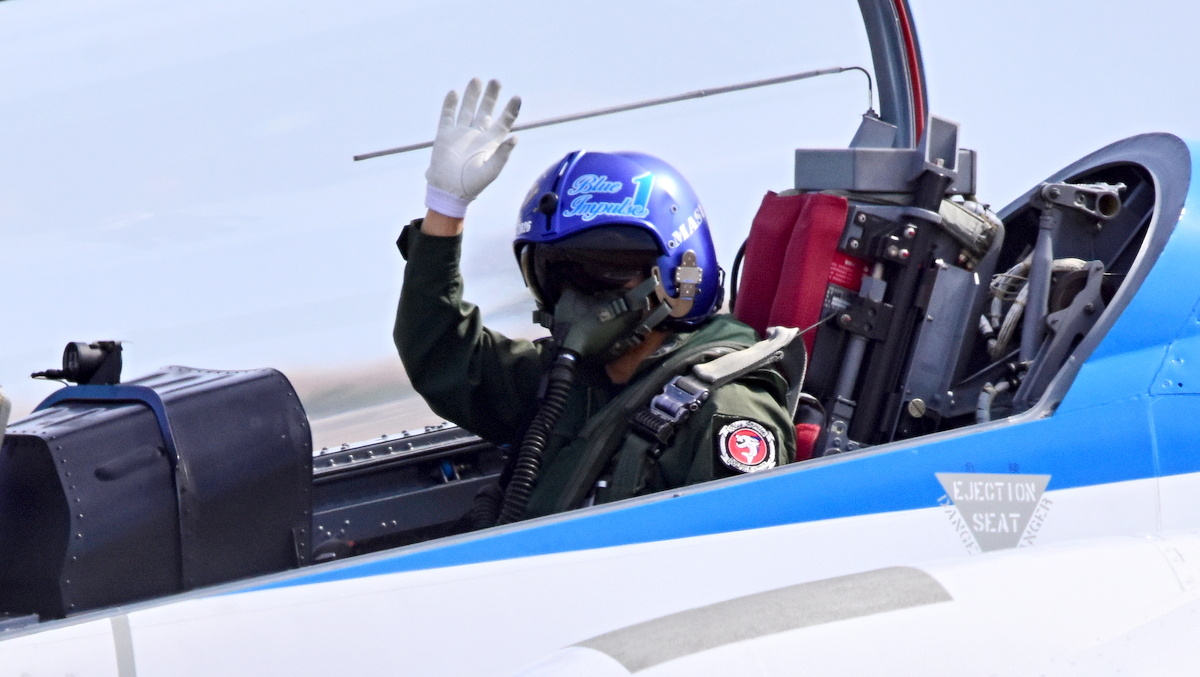 新しい風の便り…新隊長付きの 稲益康仁 ( イナマス ヤスヒト )  2等空佐。TACネームは、「MASUZO」 #ブルーインパルス #松島基地