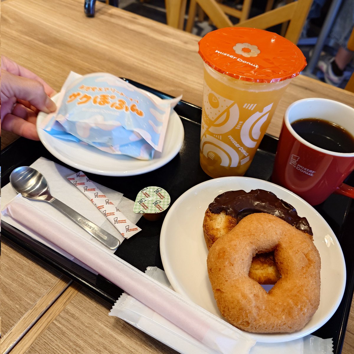 anSR400's tweet photo. でも　桜ドーナツのプレーンが1番美味しかった😂 https://t.co/1dfSPxKYff