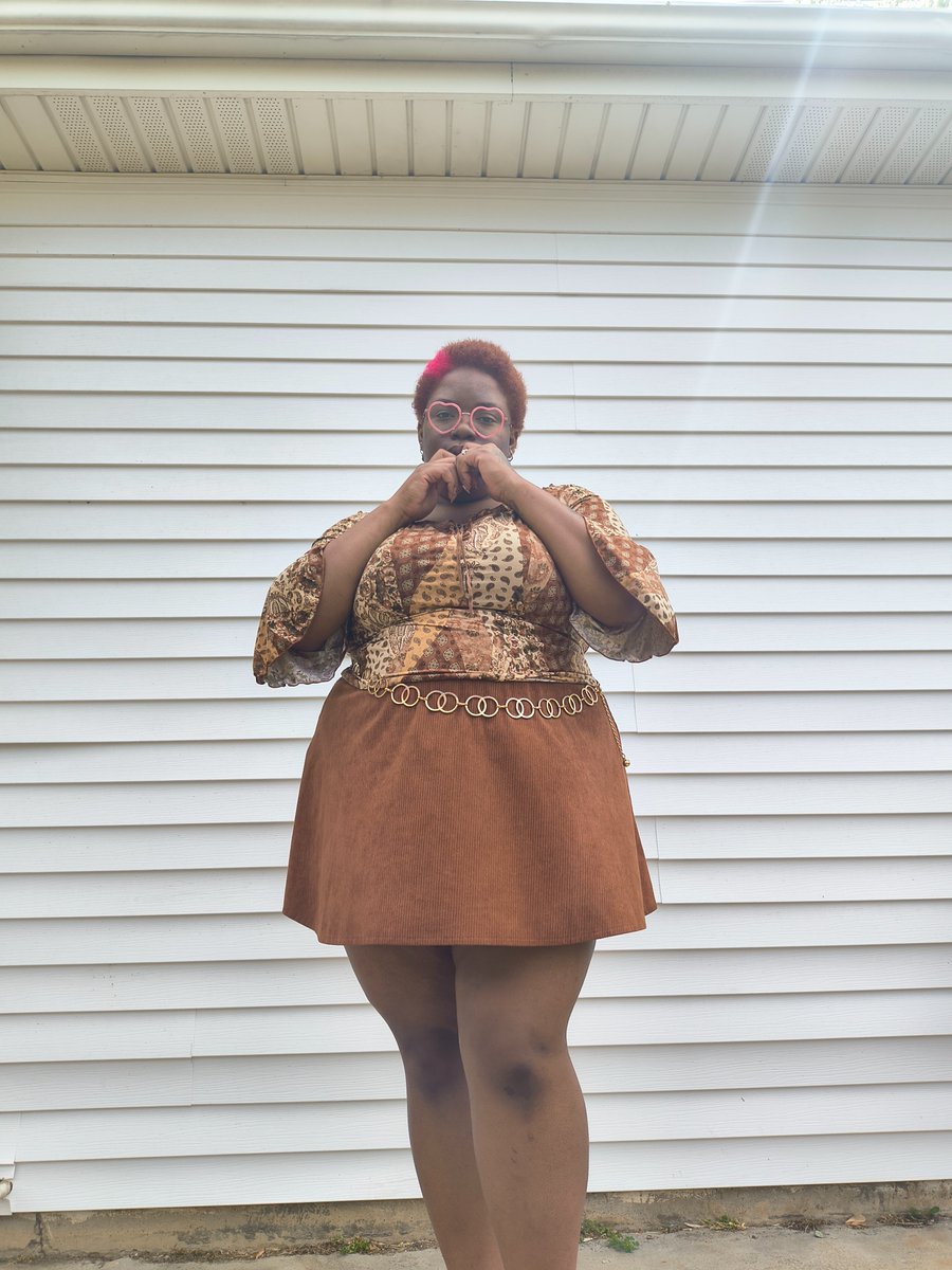 ItsMissFashion's tweet photo. Still here, still fabulous. https://t.co/A910IQmKRb