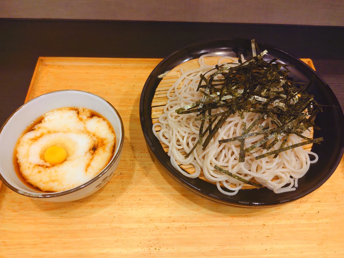 blanco1945's tweet photo. 山かけ蕎麦
胃痛で食欲がないので食べられそうなものを。と消極的な選択したものの、するする入って大盛りでもよかったかと。こういう時は食のバリエーション豊富な日本で助かる。 https://t.co/wTMKwKmdJ5