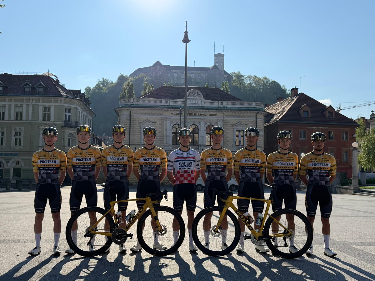 LGSCyclingTeam's tweet image. Get to know our team.
Team 2026 in the center of @visitljubljana 
A traditional photo with all our cyclists. 

#daretobedifferent #crackthelid #addingvalue 

📸 Tit Košir