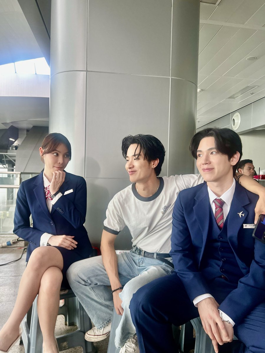 มีคนฮอป #ADogAndAPlane