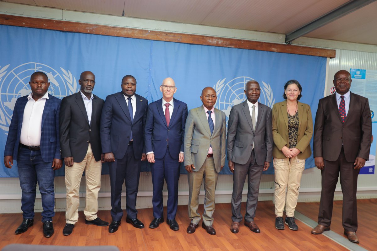 MONUSCO's tweet photo. À Bunia (#Ituri), le Chef de la #MONUSCO, M. James Swan, a échangé avec l’Assemblée provinciale. Les discussions ont porté sur la situation sécuritaire, la #ProtectionDesCivils et le renforcement de la collaboration entre la MONUSCO et les forces de sécurité. https://t.co/EemYeyZSQP