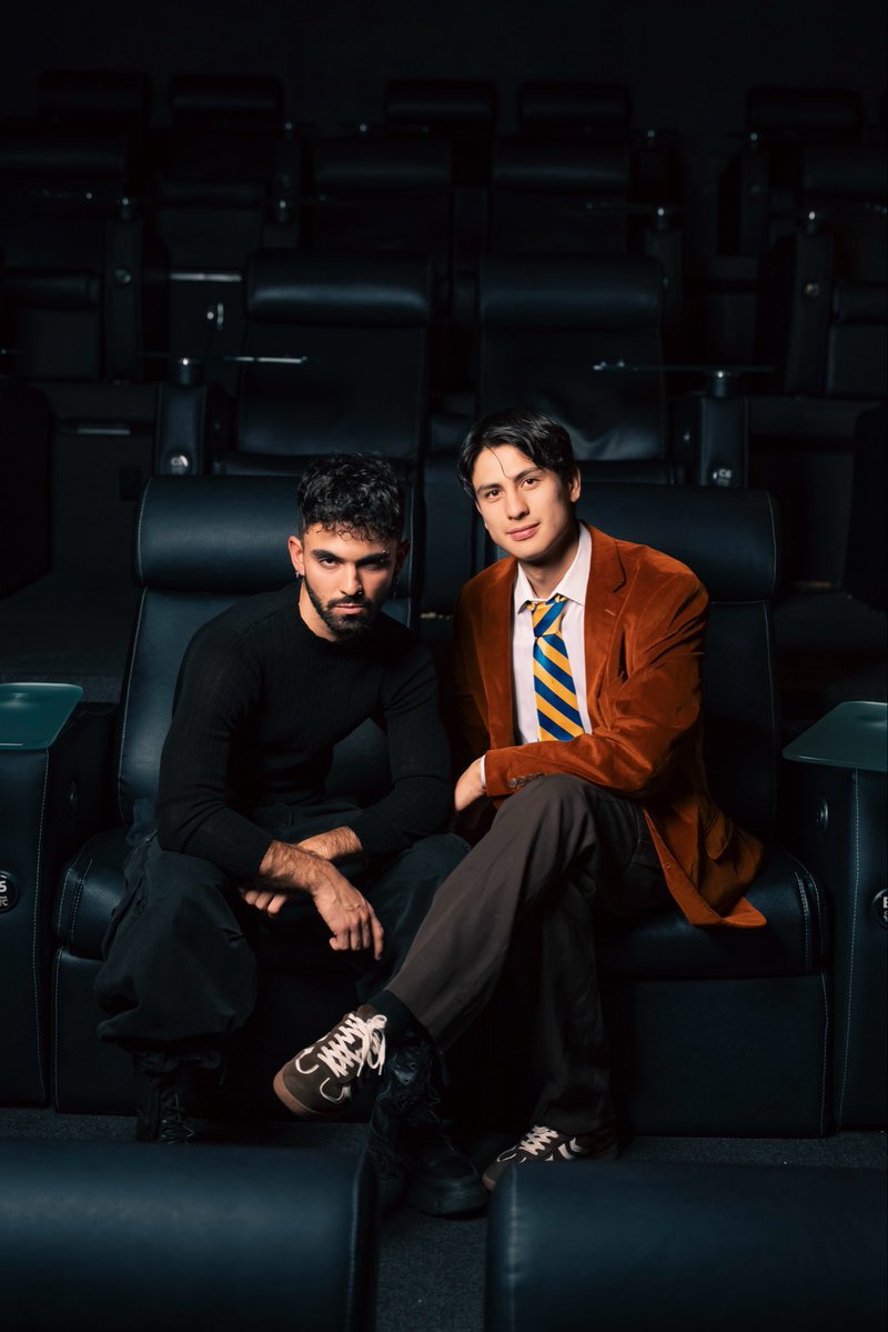 <a href="/LaKeke_/">La Keke</a>  <a href="/JamieElMusical/">JamieElMusical</a> 
🖤🖤🖤