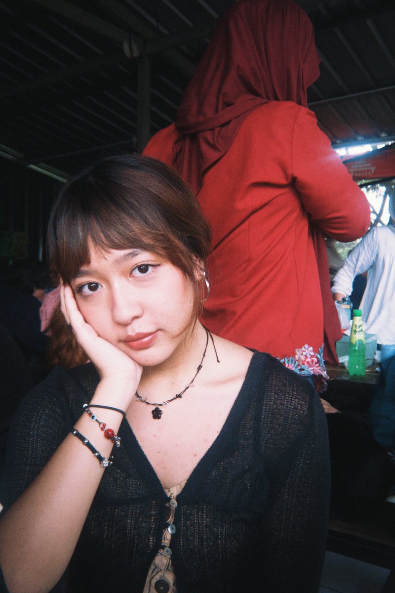 souvleaki's tweet photo. life update; dazzcam sebagai saksi mata https://t.co/z3T2FpDPYV