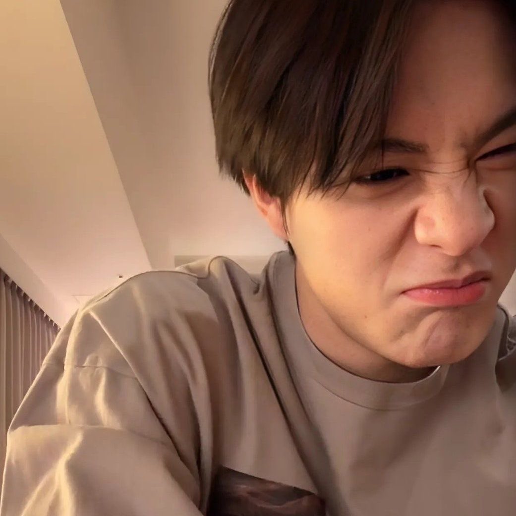 Laff ⋆. 𐙚 ˚ #HAPPYJENODAY tweet media