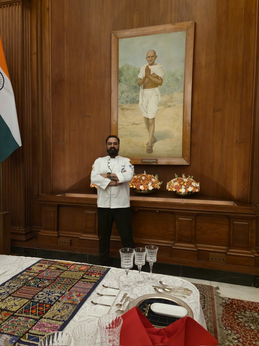 saurabh_chef's tweet photo. Representing Rajasthan 🇮🇳
Honored to curate a Royal Rajasthani Dining Experience at Rashtrapati Bhavan, Celebrating our heritage on one of India’s most prestigious stages. 
@narendramodi @rashtrapatibhvn https://t.co/Yj8TylGaqa