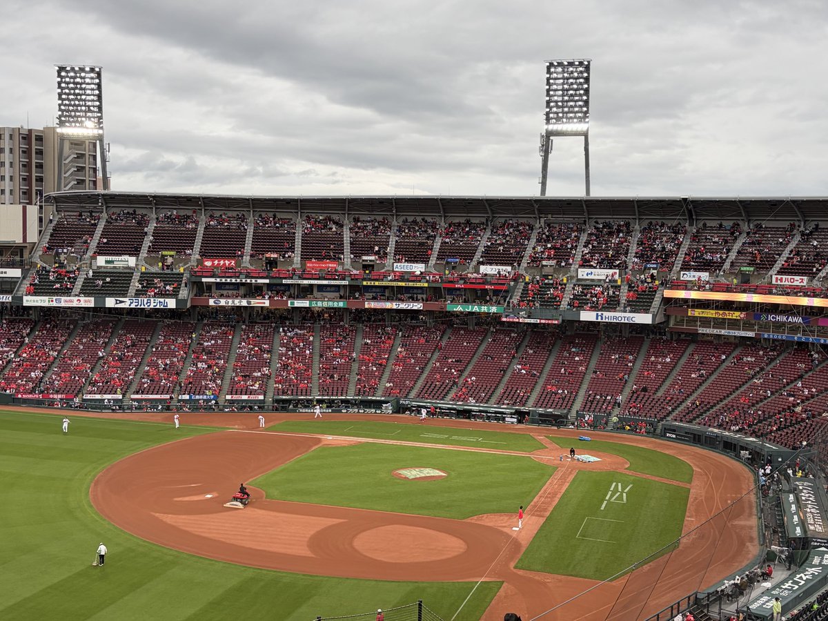 よしけん tweet media