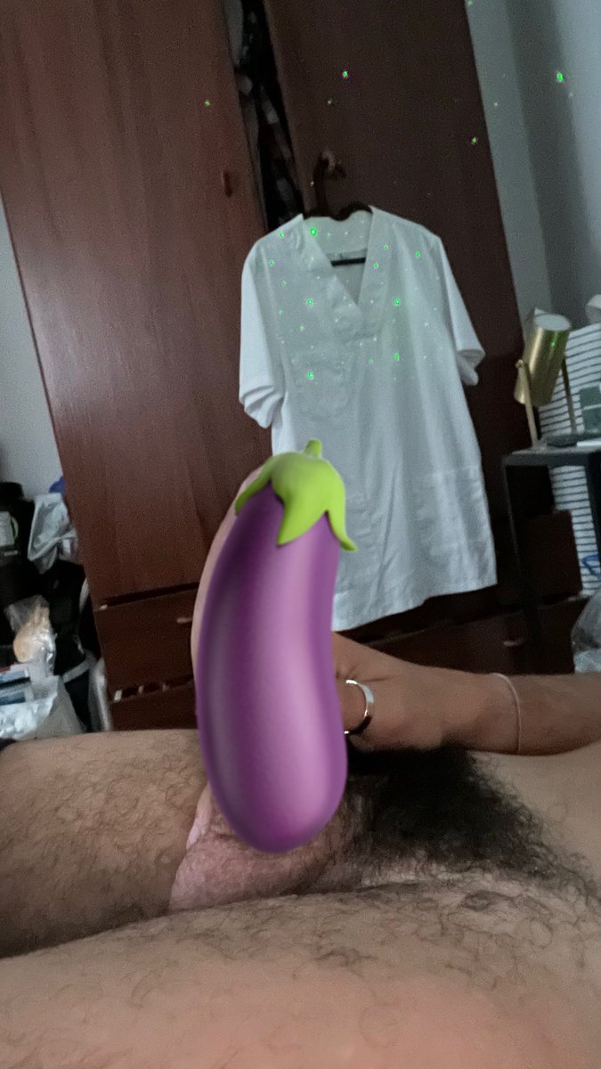 LatinByManuel's tweet photo. Hoy el uniforme se queda colgado... 🩺😈 Me desperté con ganas de pasar una consulta mucho más privada. ¿Quieres ver lo que hay detrás de la berenjena? El link de mi bio tiene la respuesta. 🔞💦
#eggplant #bulge #hairy #uniform #latin #fitboy #teaser
👇🏻
https://t.co/f8rywYFo3f https://t.co/C7BytIySbo