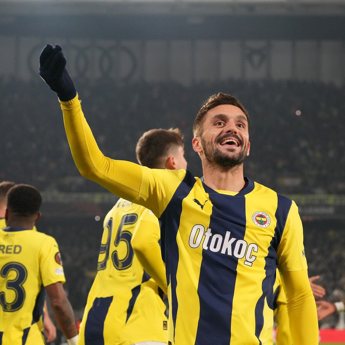pushspor's tweet photo. Dusan Tadic: "Normalde Galatasaray'ın stadyumunda başarılı oluyoruz. Umarım pazar günü de böyle olur. Kazanmayı başarırsak psikolojimiz Galatasaray'dan daha güçlü olacak." https://t.co/3X0sgelVSx
