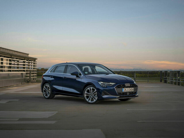 stokeaudi's tweet image. The Audi A3 and Audi Q5 define modern premium driving — precision engineering, refined comfort, effortless performance.

This is not just driving. 
This is progress.

swanswaygarages.com/new-cars/audi/…

#Audi #VorsprungDurchTechnik #LuxuryCars #PremiumDrive