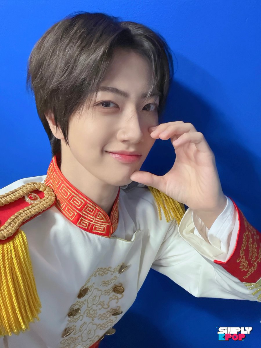 SIMPLY K-POP tweet media