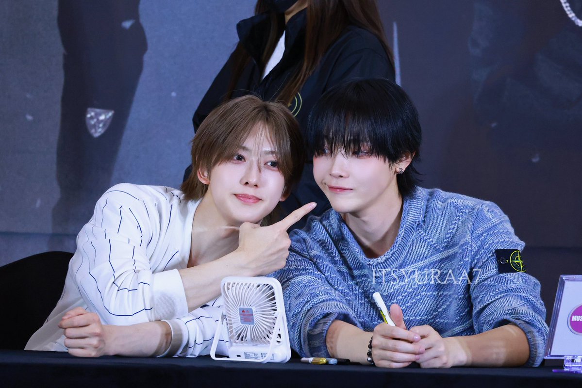 itsYuraa7 tweet media