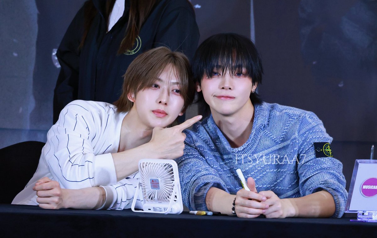 itsYuraa7 tweet media