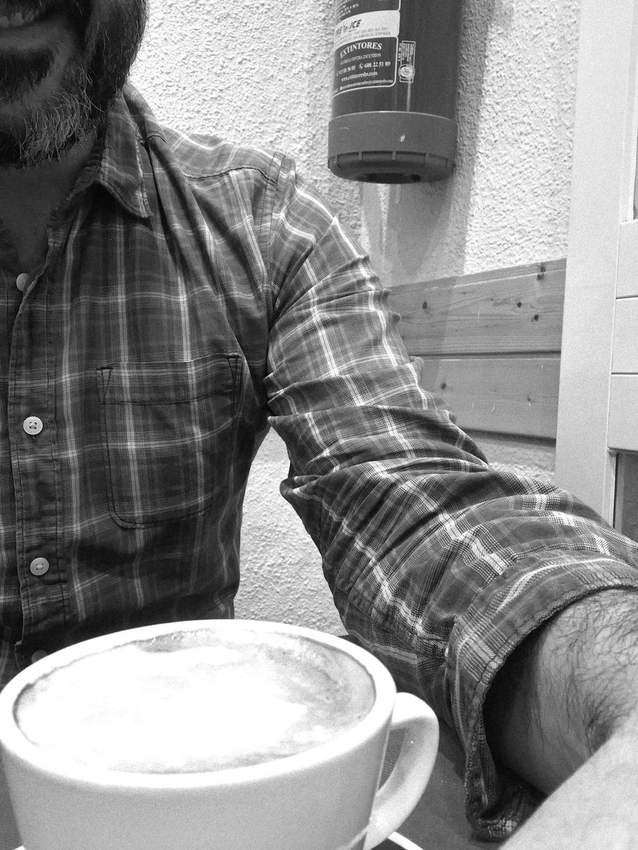 JuanPm92588109's tweet image. #jueves Os presento mi #cafe y lo que verías si te lo tomas conmigo. Me enseñas lo que me pierdo por estar hoy en el lugar equivocado? Buenos dias Loc@s