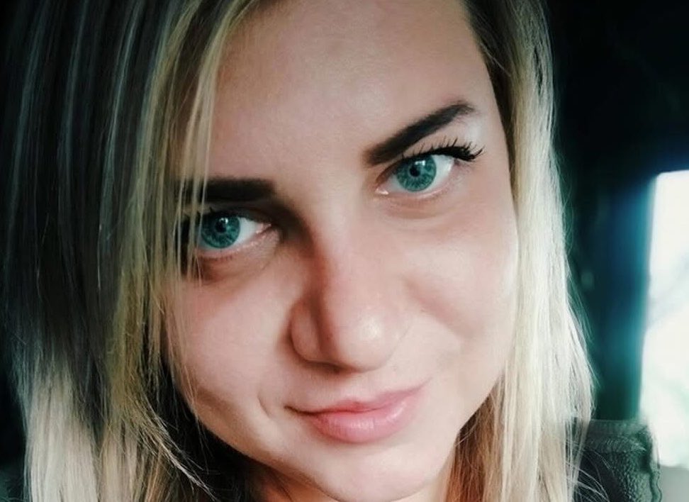 Морська піхотинка та військова медикиня 36 ОБрМП Ольга Таран загинула, прикривши побратима своїм тілом. 

У неї залишилися чоловік, донька, сестра та батьки.

Завжди памʼятатимемо.

Ніколи не пробачимо!