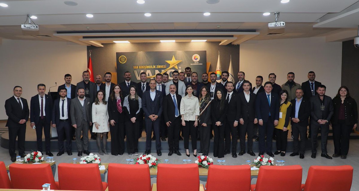 GgkMus's tweet photo. Doğu Anadolu Bölge Toplantısı Van TSO ev sahipliğinde  TOBB GGK Başkanımız Sn. Turgut Konukluoğlu başkanlığında, TOBB Sektörler ve Girişimcilik Dairesi Başkanı Sn. Saygın Baban, TOBB GGK Üst Kurul Üyeleri, Bölge Temsilcileri ve İl Başkanlarının katılımıyla gerçekleşti. https://t.co/mj734RDbmv