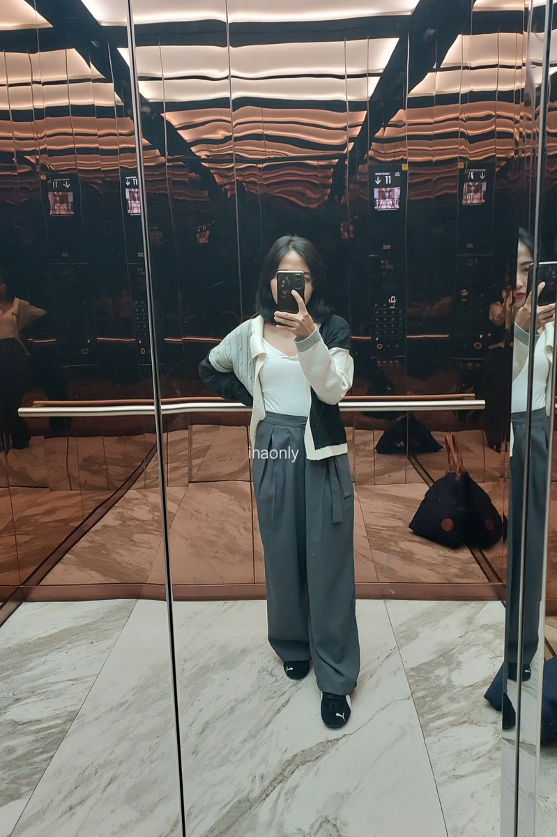 back to basic. monochrome and grey will always be my comfort zone. ✨

​OOTD details:
• inner: white bodysuit
• outer: two-tone knit cardigan
• bottom: Grey wide pants belt 
• shoes: Black Puma Speedcat OG

#outfitinspo #ootd #pumaspeedcat