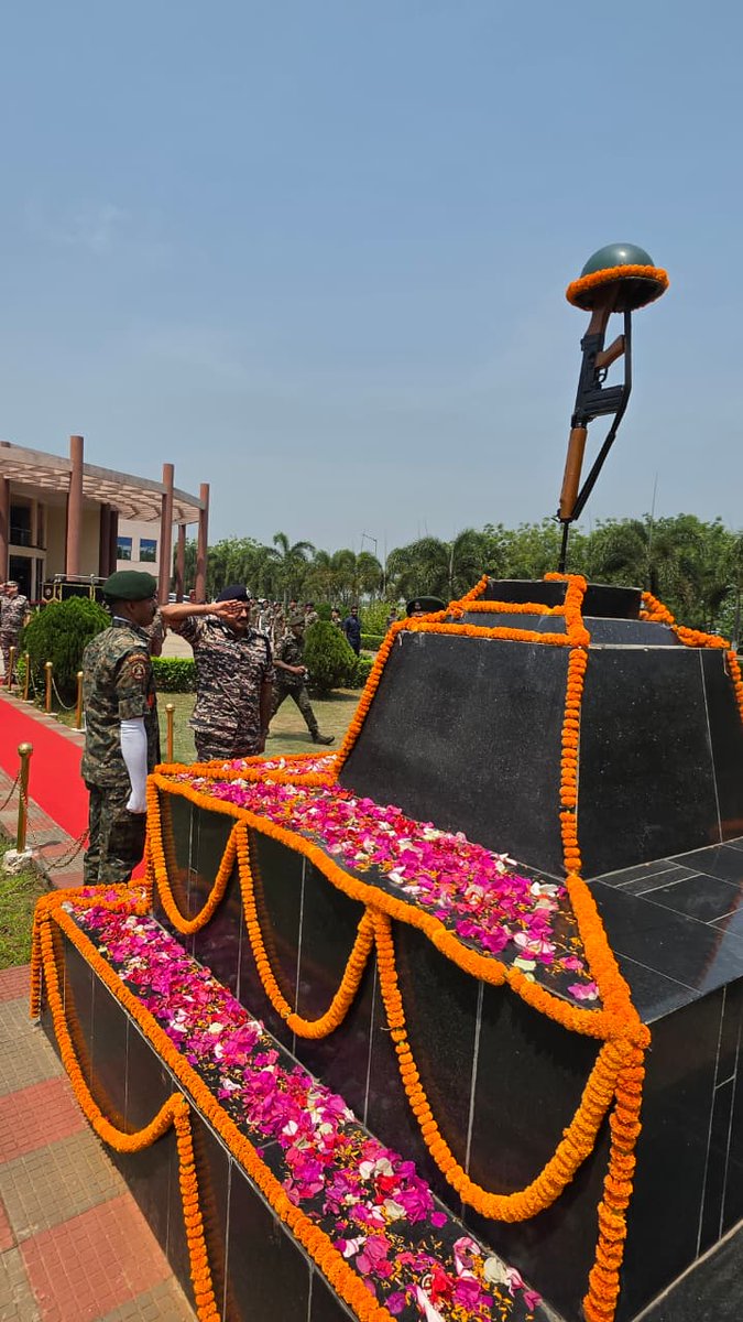 A morning of remembrance and honour.

​During his visit to 207 CoBRA, DG #CRPF Shri <a href="/gpsinghips/">GP Singh</a> paid solemn tributes to our Veer Balidanis at the Martyr's Memorial. He also inspected an impeccable Guard of Honour at the Quarter Guard, honouring the discipline and sacrifice of the